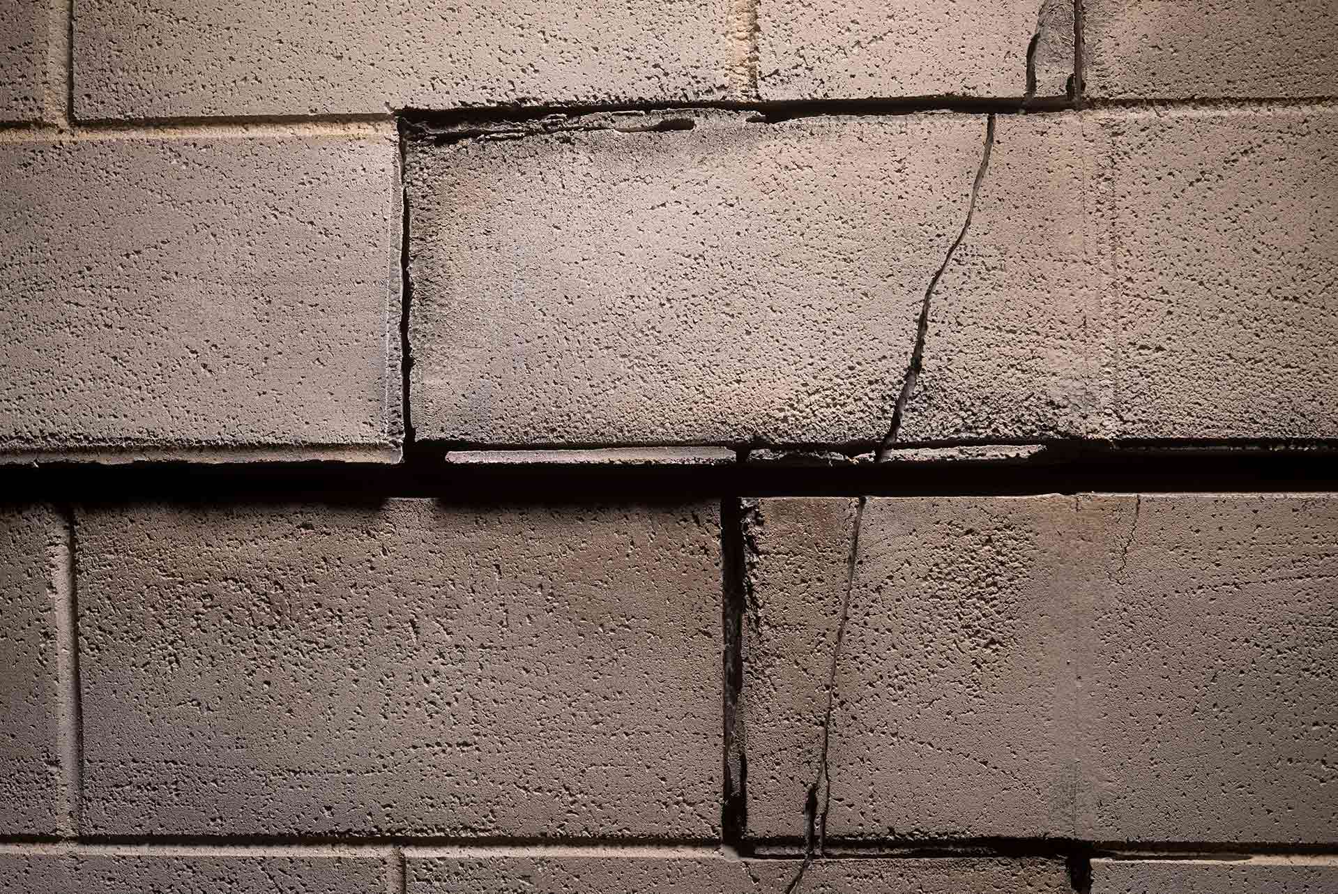bowed wall crack