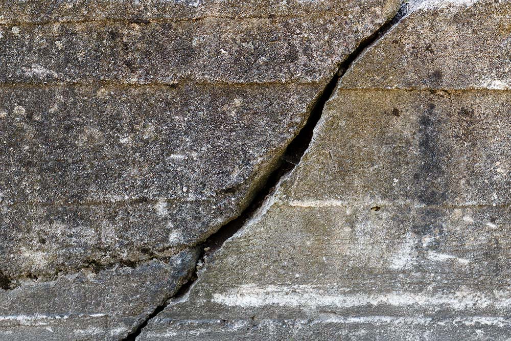 foundation wall crack